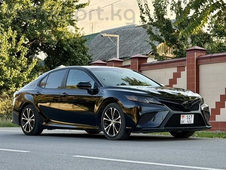 Toyota Camry, 2018 — 照片 1