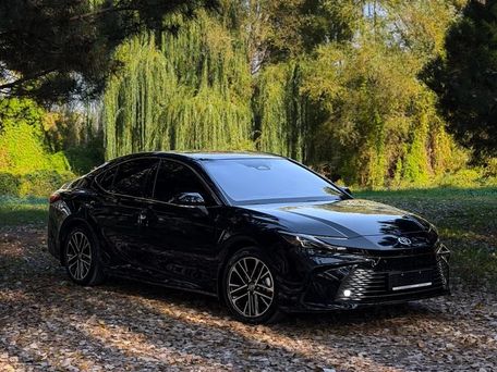 Toyota Camry, 2025 — 照片 3