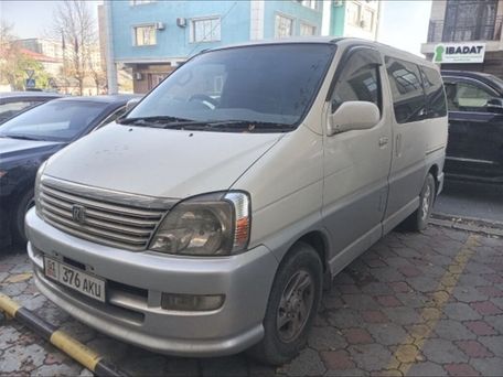 Toyota Regius, 2001 — 照片 3