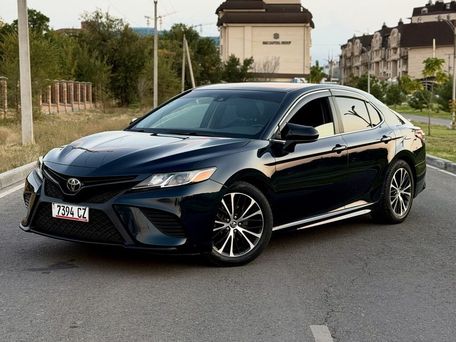 Toyota Camry, 2019 — 照片 1