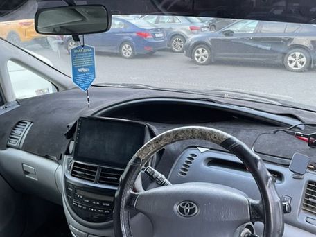 Toyota Estima, 2002