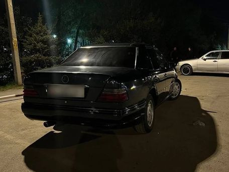Mercedes-Benz E-Класс, 1994 — photo 3