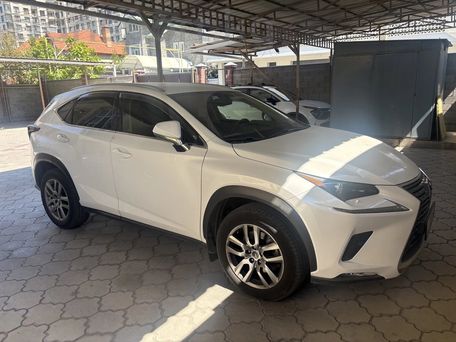 Lexus NX, 2021
