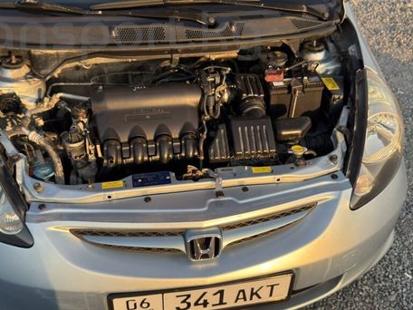 Honda Fit, 2006 — photo 10