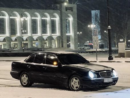 Mercedes-Benz E-Класс, 2001 — фото 2