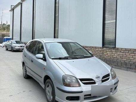 Nissan Almera Tino, 2010