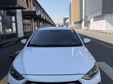 Hyundai Elantra, 2019 — фото 1
