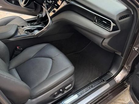 Toyota Camry, 2023 — фото 2
