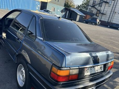 Volkswagen Passat, 1988 — photo 3