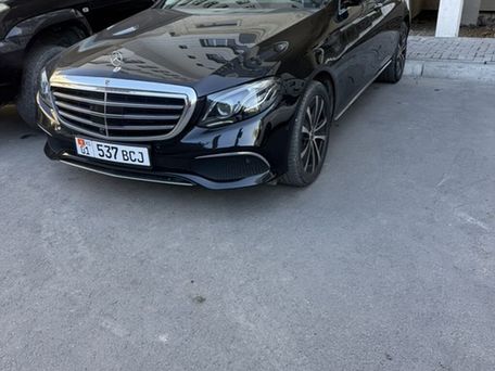 Mercedes-Benz E-Класс, 2020 — 照片 1