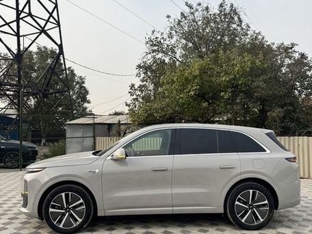 Li Auto (Lixiang) L6, 2025 — photo 3