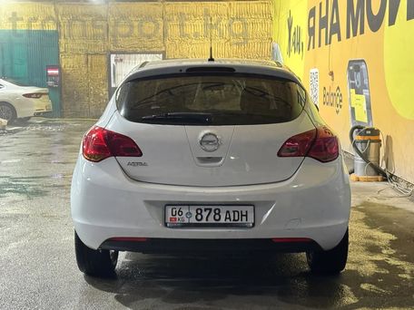 Opel Astra, 2010 — сүрөт 2