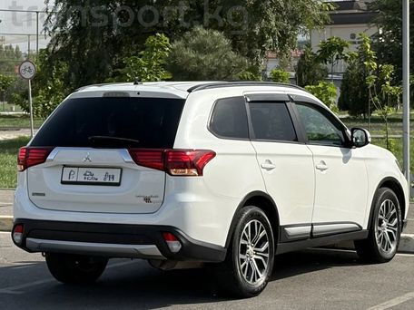 Mitsubishi Outlander, 2016 — фото 4
