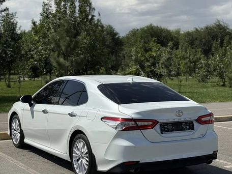 Toyota Camry, 2020 — 照片 5