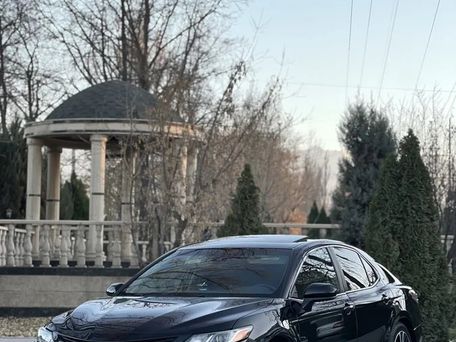 Toyota Camry, 2018 — фото 1