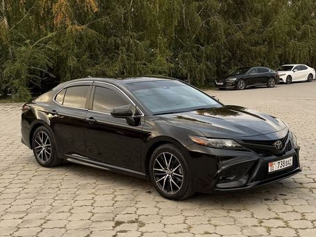 Toyota Camry, 2021 — сүрөт 2