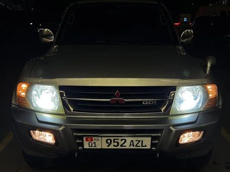 Mitsubishi Pajero, 2001 — фото 1