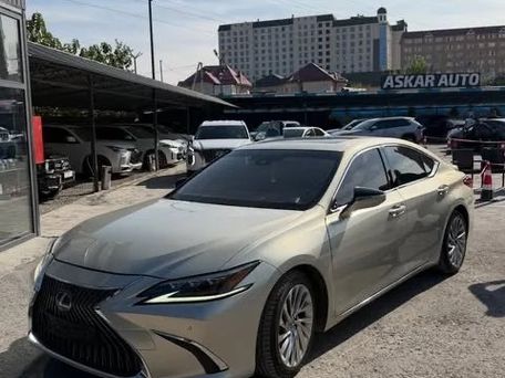 Lexus ES, 2018 — 照片 1