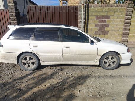 Toyota Caldina, 2001 — 照片 1