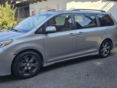 Toyota Sienna, 2017 — фото 2