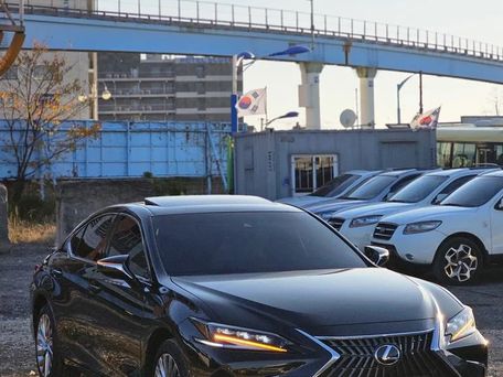 Lexus ES, 2022 — photo 1