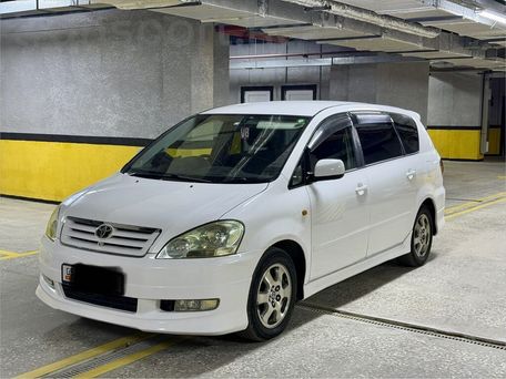 Toyota Ipsum, 2002