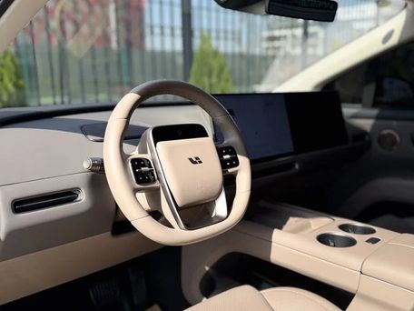 Li Auto (Lixiang) i8, 2025 — фото 7