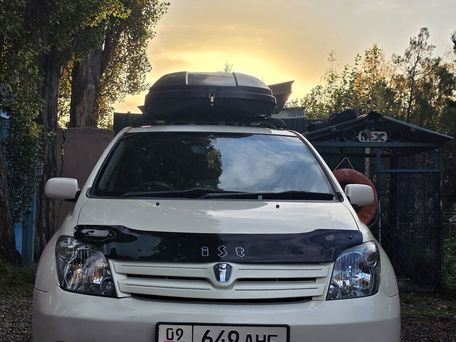 Toyota Ist, 2003