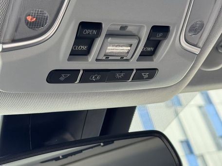 Toyota Prius, 2020 — фото 15