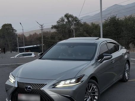 Lexus ES, 2019 — photo 1