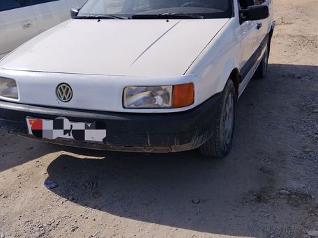 Volkswagen Passat, 1989 — 照片 2