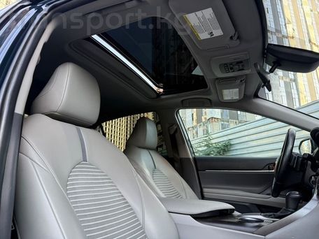 Toyota Camry, 2021 — фото 11
