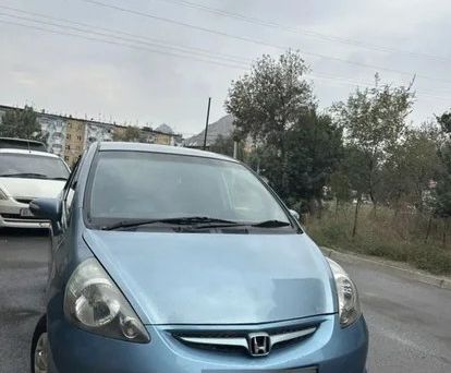 Honda Fit, 2005 — photo 1