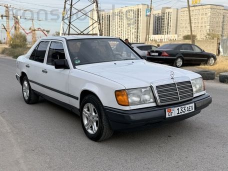 Mercedes-Benz W124, 1988 — 照片 1
