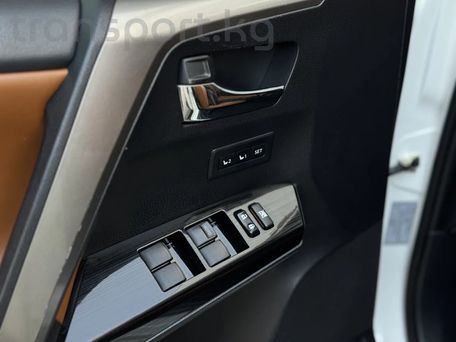 Toyota RAV4, 2018 — photo 12