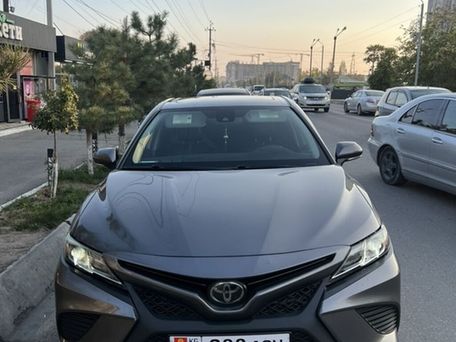 Toyota Camry, 2019 — 照片 1