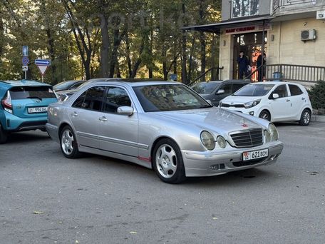 Mercedes-Benz E-Class, 2001 — photo 1