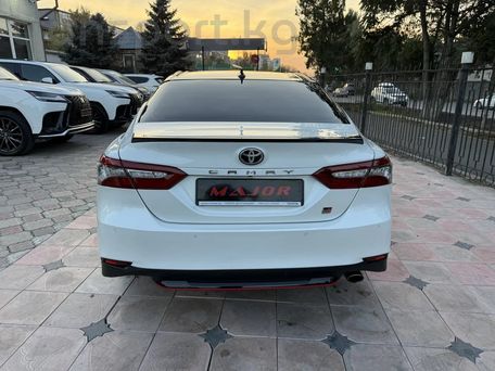 Toyota Camry, 2021 — сүрөт 2