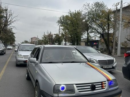 Volkswagen Vento, 1993 — 照片 1
