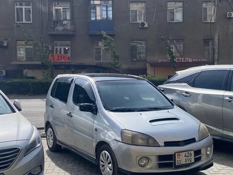 Daihatsu YRV, 2003
