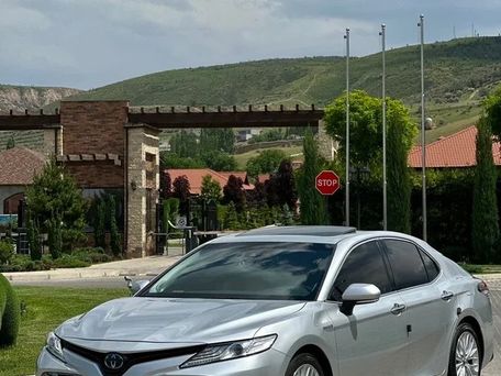 Toyota Camry, 2017 — photo 1