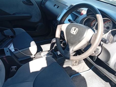 Honda Fit, 2003 — photo 3