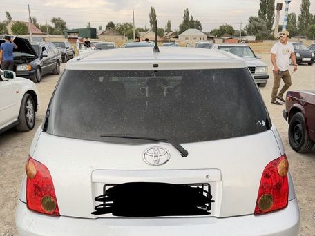 Toyota Ist, 2004