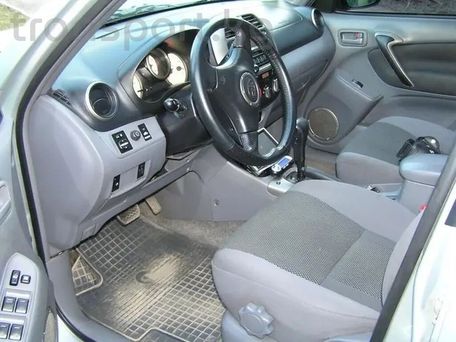 Toyota RAV4, 2003 — 照片 6