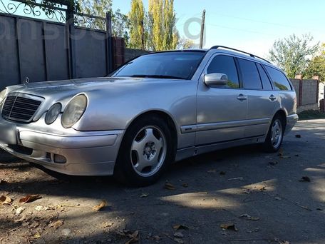 Mercedes-Benz E-Class, 2001 — photo 1