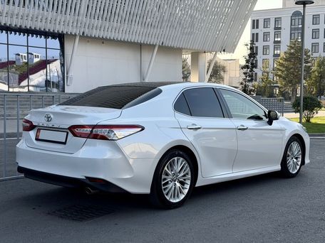 Toyota Camry, 2018 — 照片 4