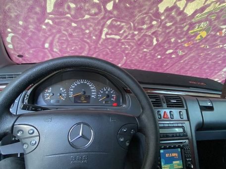 Mercedes-Benz E-Class, 2001 — photo 8
