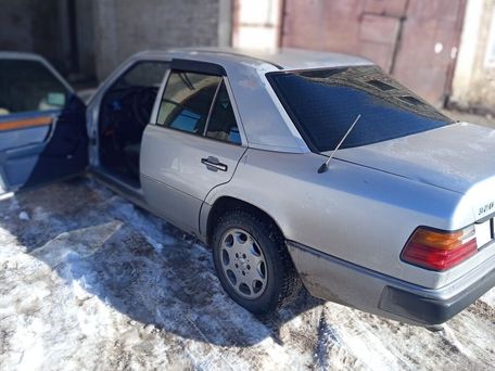 Mercedes-Benz 190 (W201), 1991 — сүрөт 9