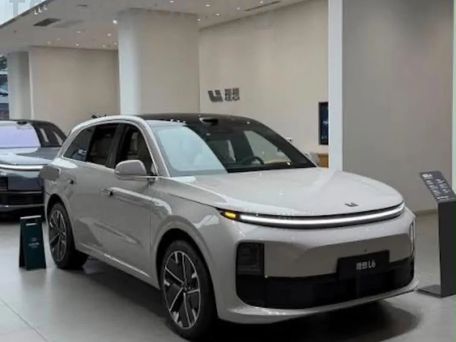 Li Auto (Lixiang) L6, 2026 — 照片 1