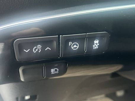 Toyota Prius, 2020 — фото 11